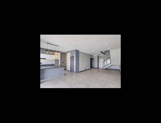 3 BEDROOM TOWNHOUSE FOR SALE IN BRYANSTON